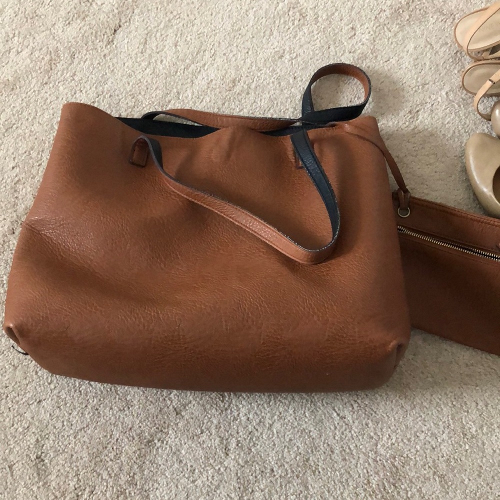Reversible tote
